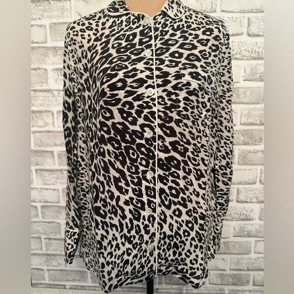 Equipment Lillian Silk Pajama Set size XS Cheetah Long Sleeve Shorts Sleepwear - Picture 12 of 12
